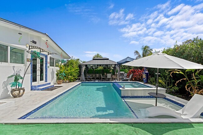 Building Photo - 3705 NE 16th Ave