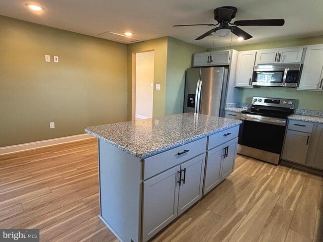 Building Photo - 105 Cotta Ln