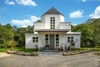 Building Photo - 150 Lonetown Rd