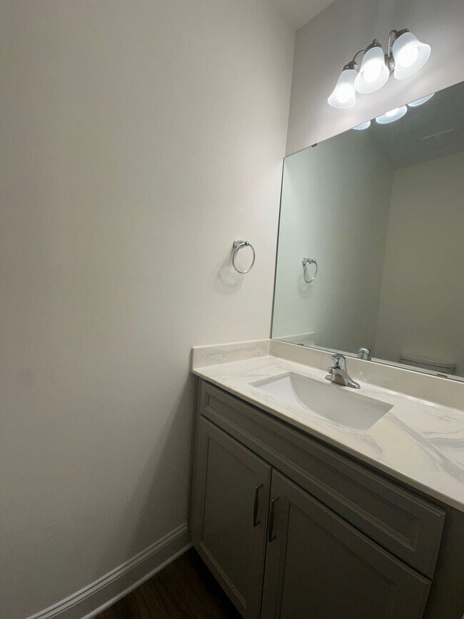 Building Photo - HARRISBURG TOWNHOME