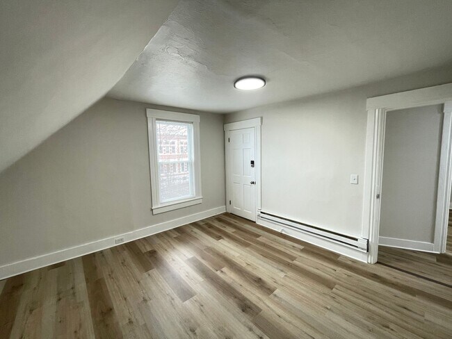 Building Photo - 43 Ashland St