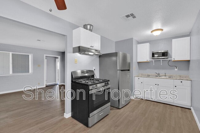 Building Photo - 6022 S 3rd St