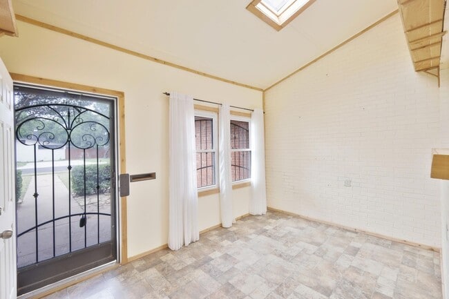 Building Photo - 3202 45th St