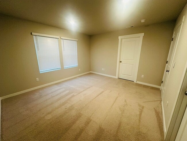 Building Photo - SHORT TERM LEASE OFFER - Newer 3-Story 3 Bedroom DR Horton Home in Lake Stickney/Everett -