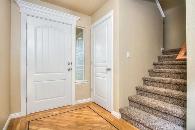 Building Photo - Beautiful 4 bed 2.5 bath home in the perfect Meridian location just off Ustick between Linder and...