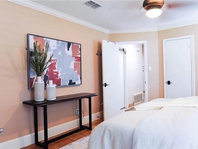 Building Photo - 5809 Avery Island Ave