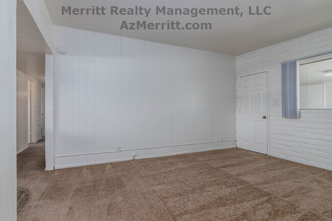 Building Photo - 4 Bedroom, 2 bath,  1/2 month free if you move in by 11/30, air conditioned, fenced yard, carport...