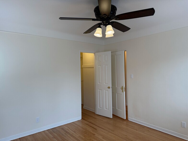 Building Photo - 617 W Glenoaks Blvd
