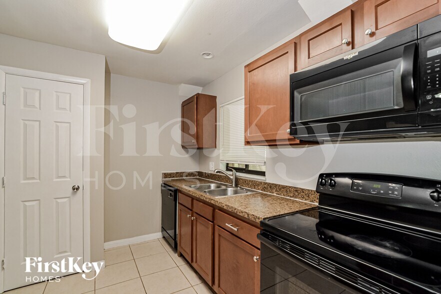 Building Photo - 6314 Gamble Dr