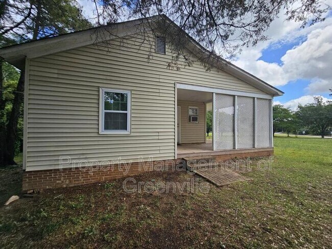 Building Photo - 411 Tanner Rd