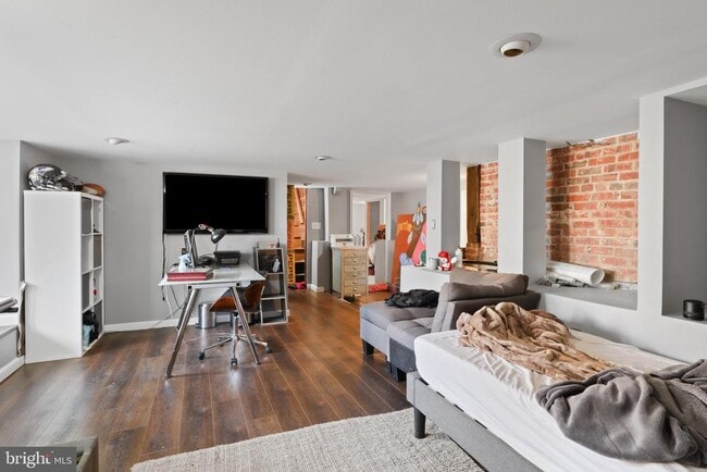 Building Photo - 206 Grove Ave