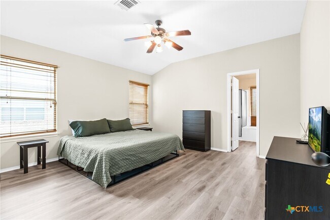 Building Photo - 6711 Bayberry Dr