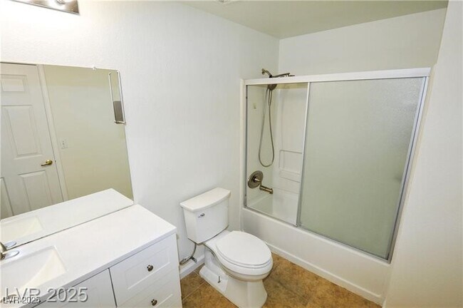 Building Photo - 231 W Horizon Ridge Pkwy