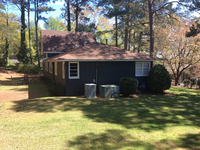 Building Photo - 358 Peevy St