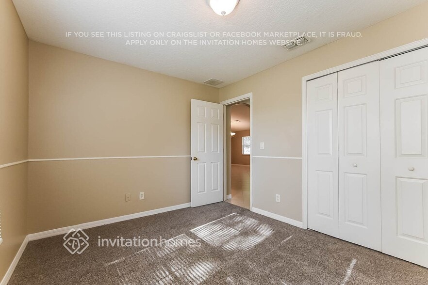 Building Photo - 11609 Lake Dr