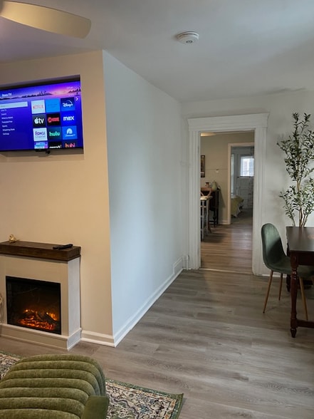 Building Photo - 1942 E 120th St