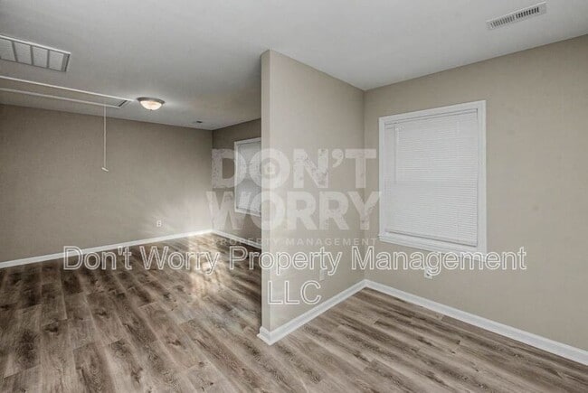 Building Photo - 615 Dumaine St