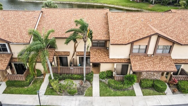 Building Photo - 3952 Cocoplum Cir