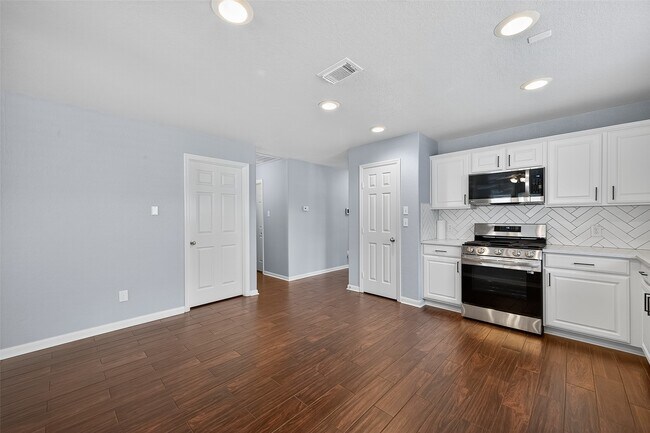 Building Photo - 4038 Mt Everest Way