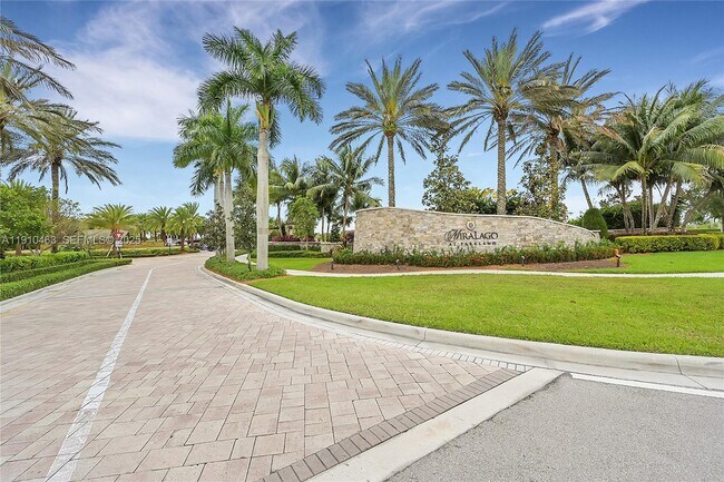 Building Photo - 9051 Edgewater Bend