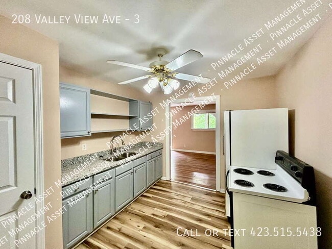 Building Photo - 208 Valley View Ave