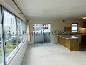 Building Photo - 0036BRU