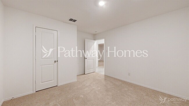 Building Photo - 1352 Plum Rd