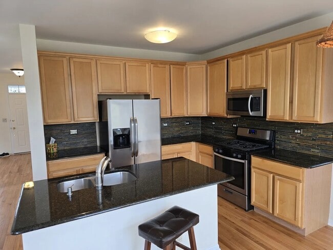 Building Photo - 211 Valley View Dr