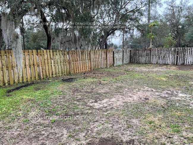 Building Photo - 113 Pinewood Ct