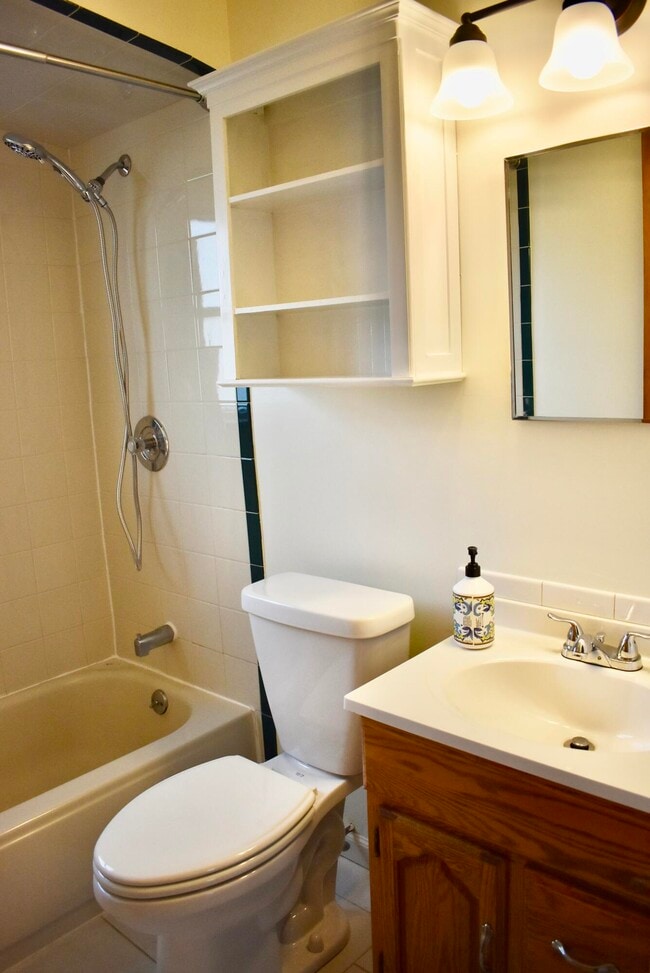 Building Photo - 9924 Woodring St