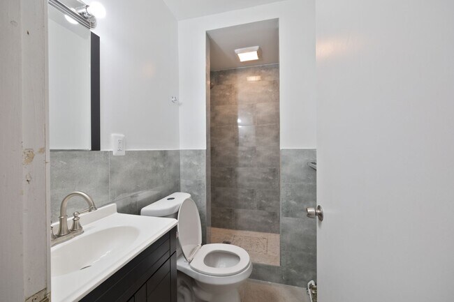 Building Photo - 6630 Ogontz Ave