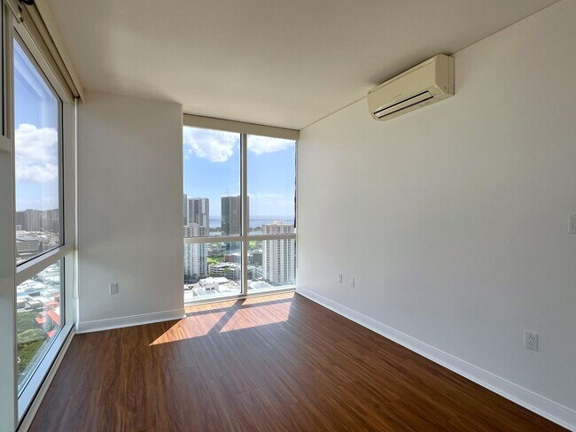 Building Photo - 909 Kapiolani Blvd