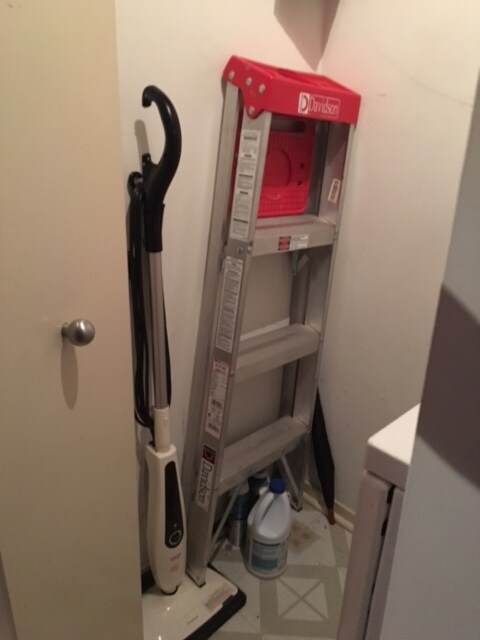 Other side of the washer/dryer - 1801 S Michigan Ave