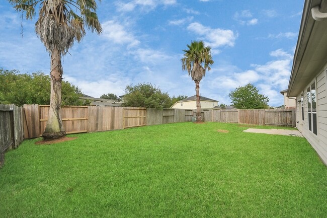 Building Photo - 12902 Meadow Springs Dr