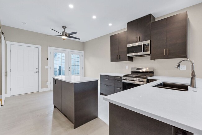 Building Photo - Modern Edgewater Condo Near Sloan’s Lake A...