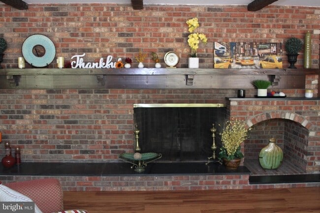 Building Photo - 600 Glenside Rd