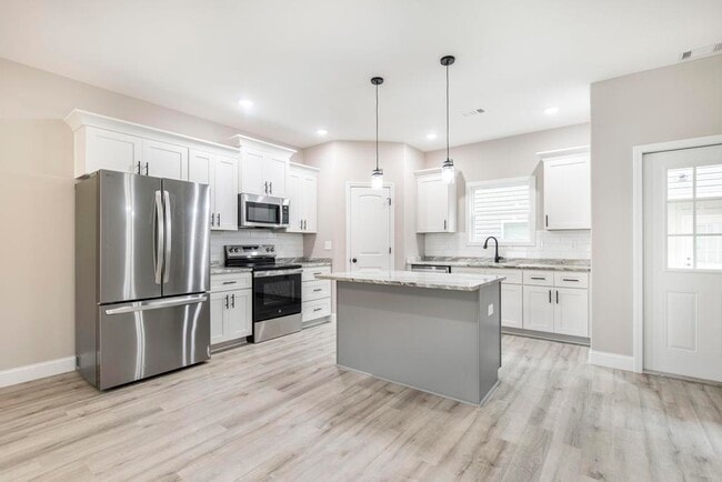 Building Photo - 316 Beau Claire Cir