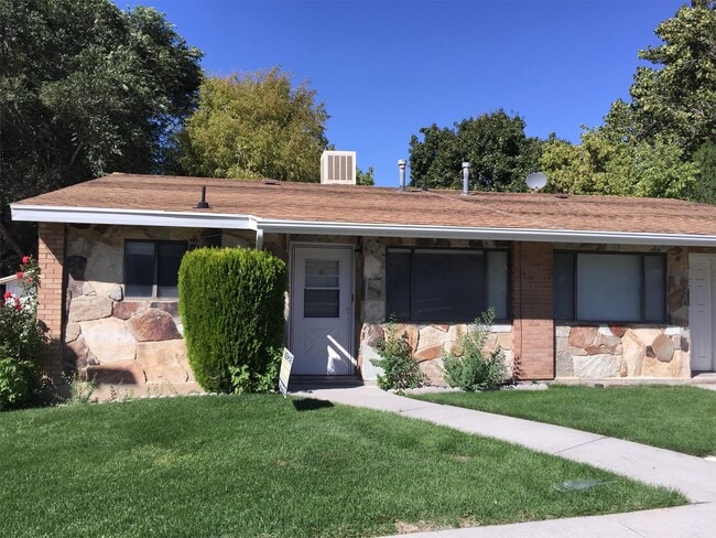 Building Photo - 947 Canyon Rd