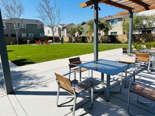 Building Photo - $2,595 Tesoro Viejo, Award Winning Communi...