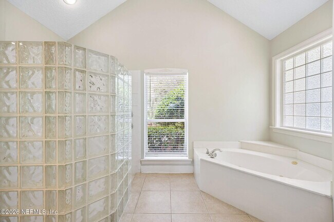 Building Photo - 213 Green Heron Way