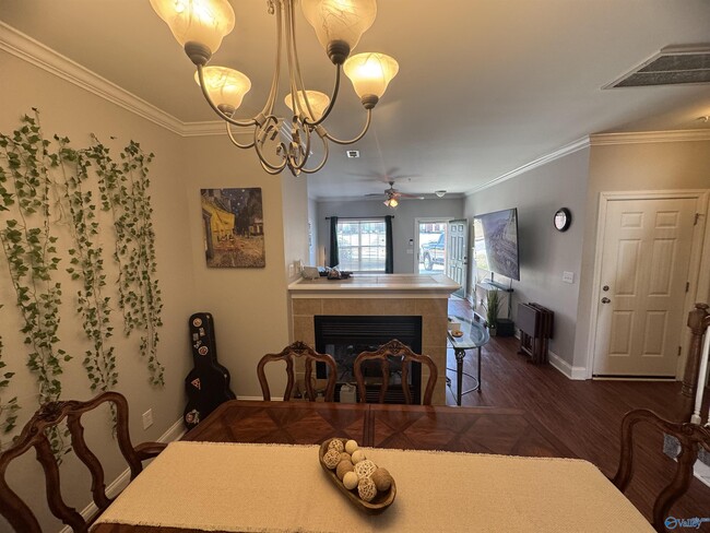 Building Photo - 468 Shamrock Dr