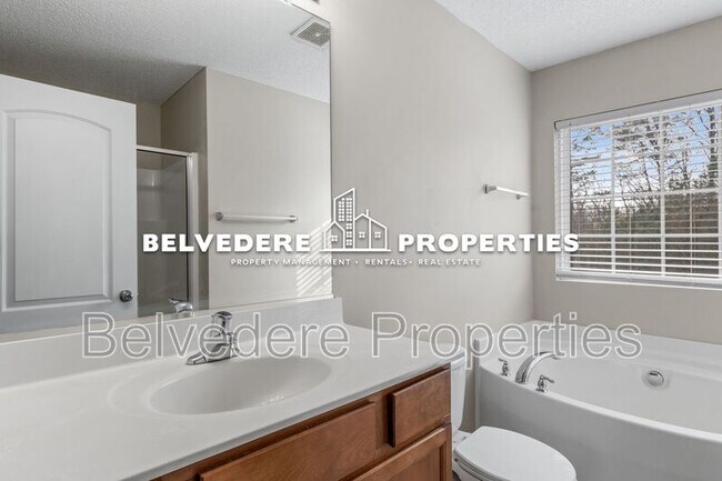 Building Photo - 1434 Waverly St