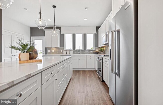 Building Photo - 14400 Leafhopper Dr