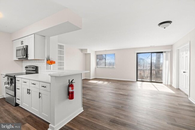 Building Photo - 1210 Thackery Ct