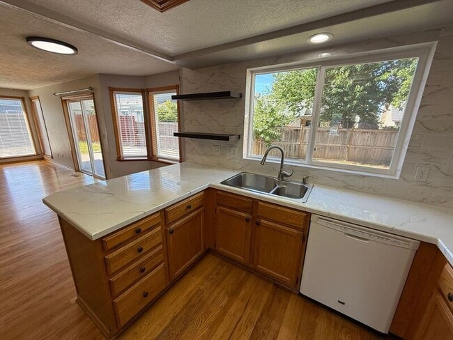 Building Photo - 757 Sphinx Ct NE