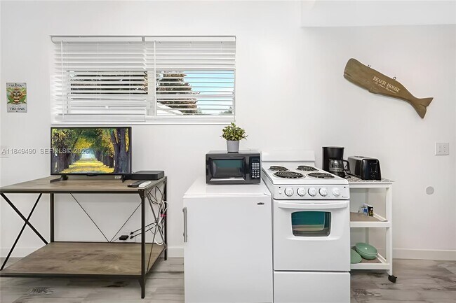 Building Photo - 1626 Fletcher St