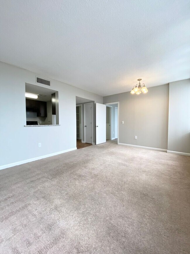 Building Photo - wh506