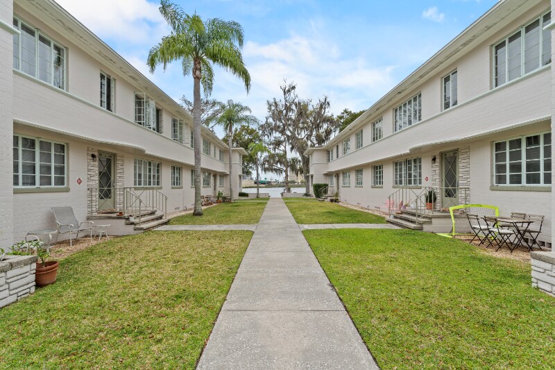 Building Photo - 306 Lakeview St