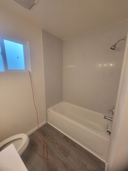 Building Photo - 1940 Darrah St