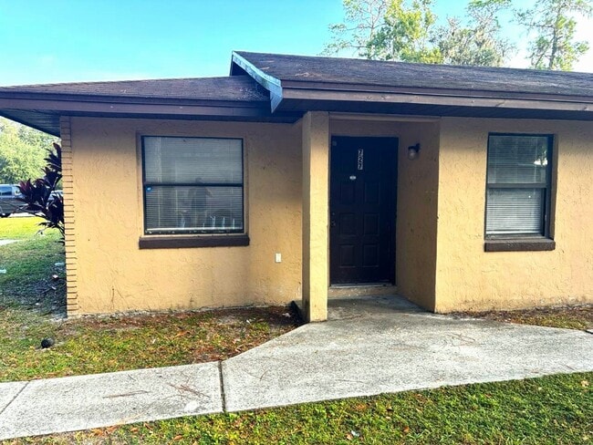 Primary Photo - 727-729 Pineville Ln